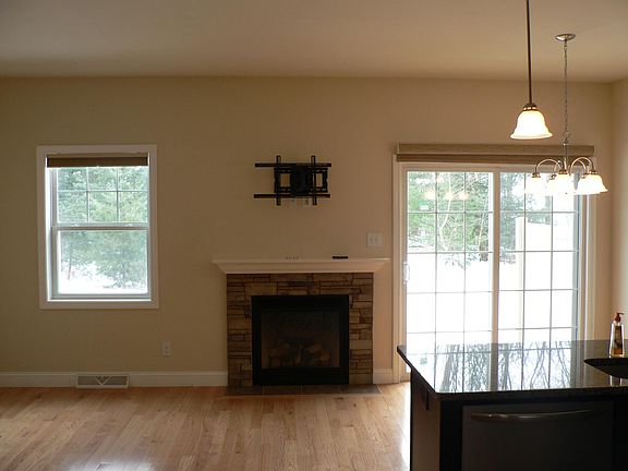 3rd image of 17 Linden Ln #17