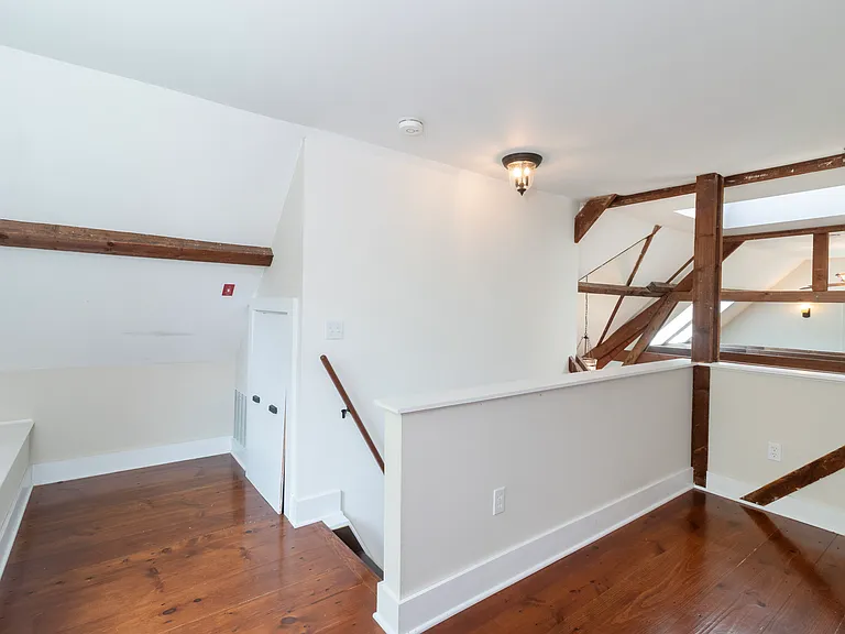 200 Whitfield St — Photo 2
