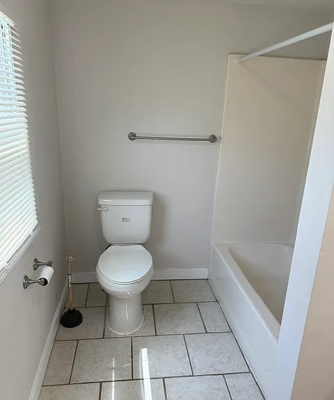 1008 Reading Ave — Photo 15