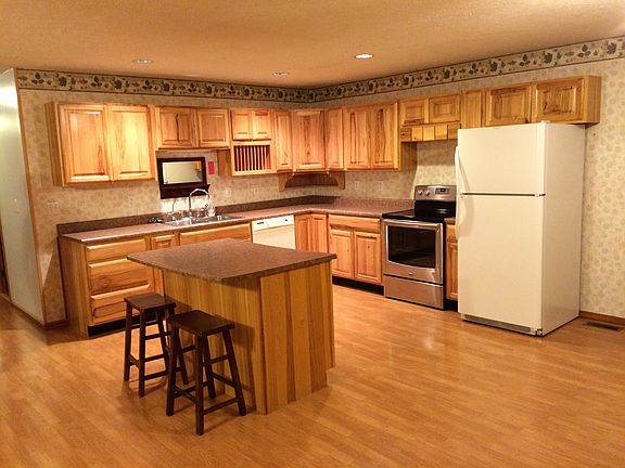 4th image of 1049 Blackwood Rd