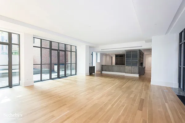 Sold by Sotheby's International Realty | media 18