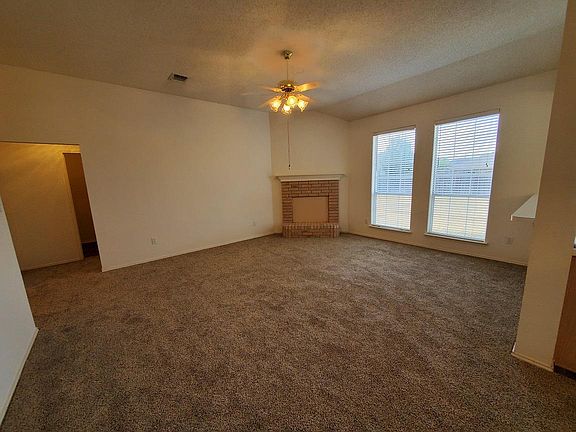 4th image of 2201 Green Stone Dr