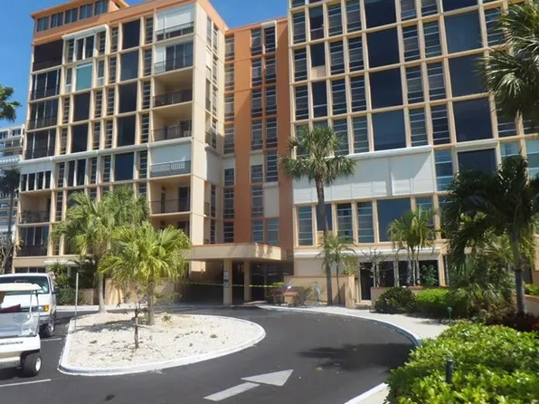 7400 Sun Island Dr S APT 411, South Pasadena, FL 33707