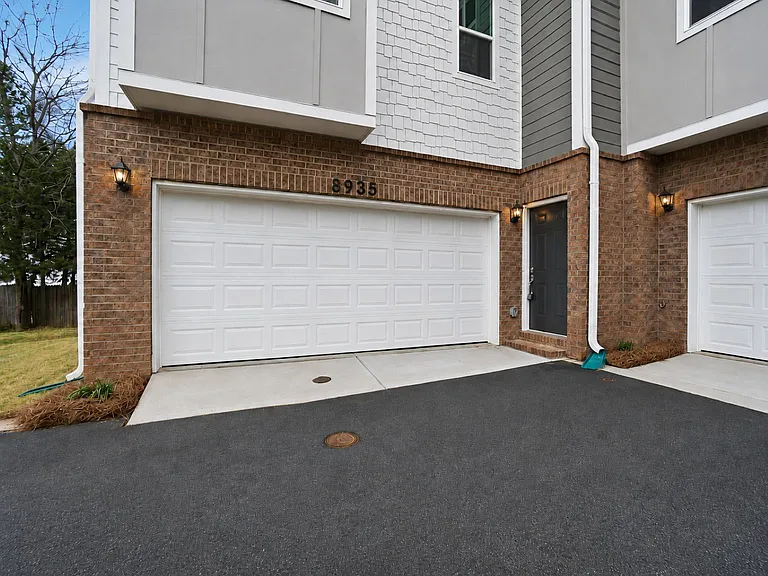 8935 Sharonbrook Dr — Photo 2