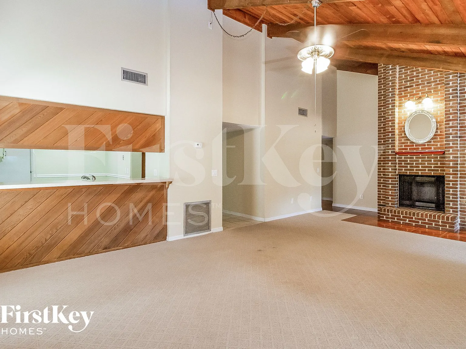3 bed, 2.0 bath, 1440 sqft, $2,505 — Photo 2