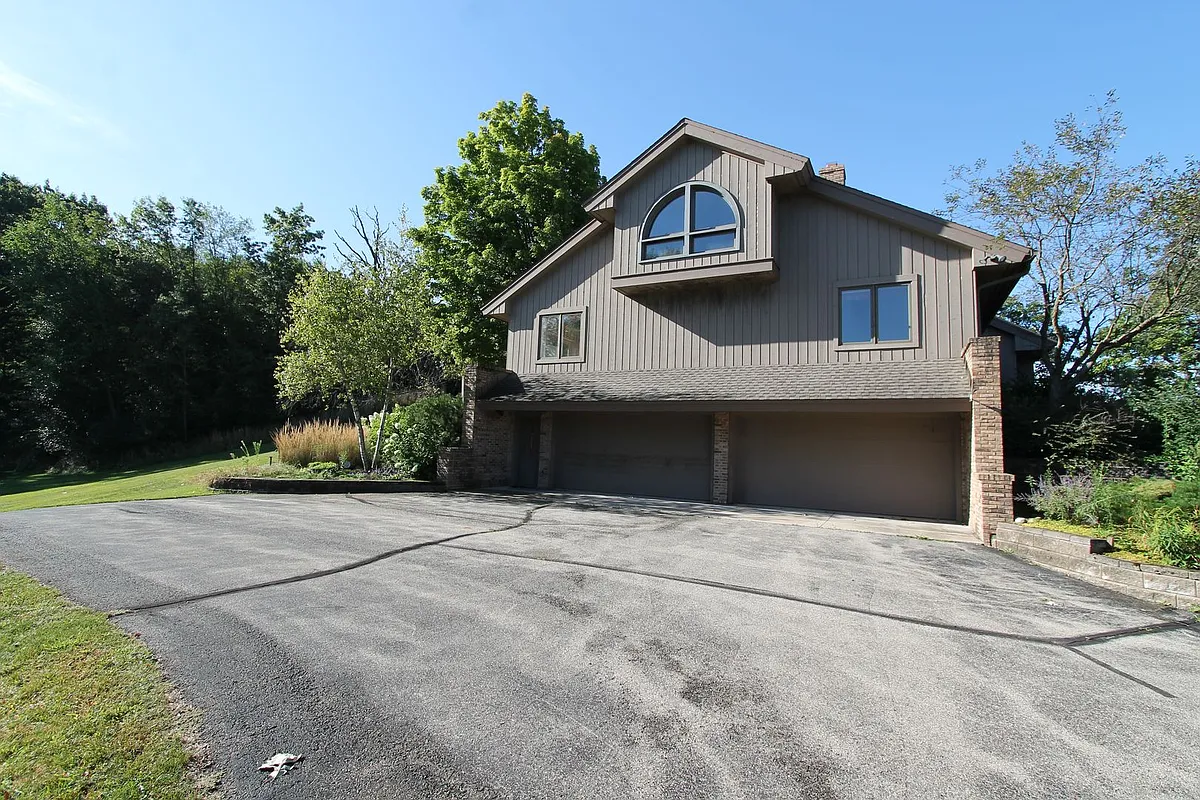 Building Photo - 2873 Berndt Rd
