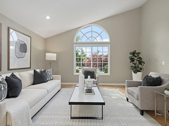 4th image of 767 Lodgewood Ct