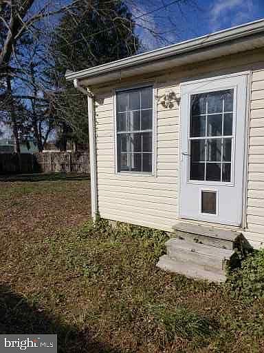 2nd image of 120 Greenhill Ave