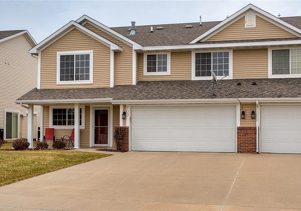 1st image of 803 SE Willow Brook Dr