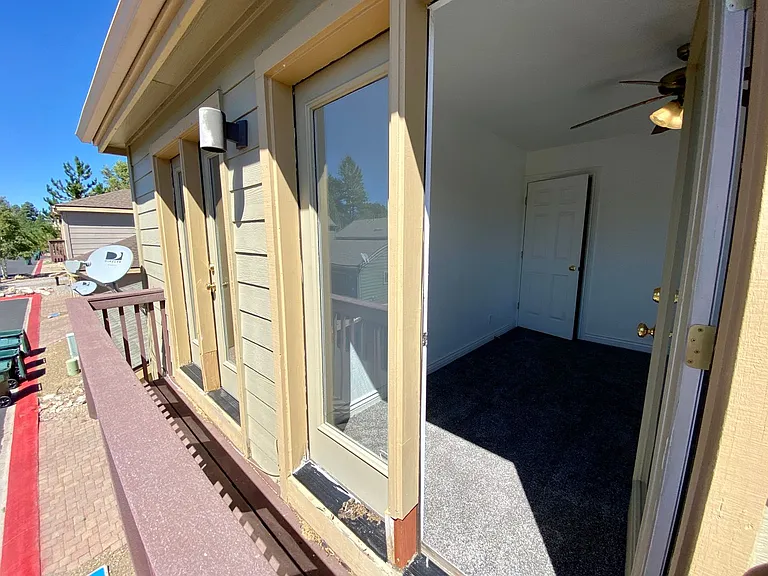 1402 E Scarlet Dr #1/2 — Photo 15