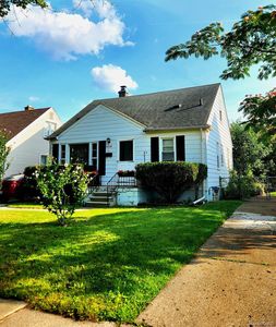 22508 Downing St, Saint Clair Shores, MI, 48080