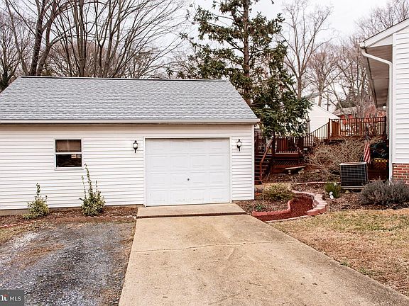 3rd image of 1190 Ramblewood Dr