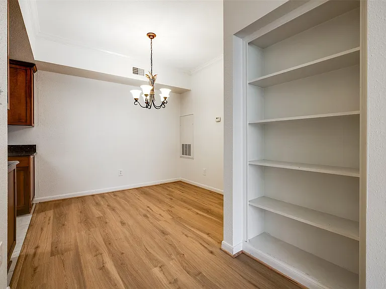 2255 Braeswood Park Dr #294 — Photo 5