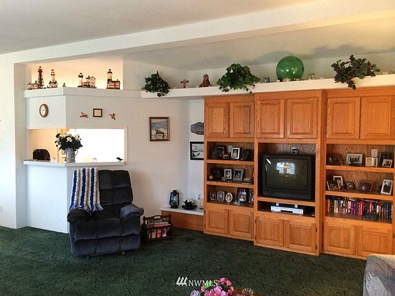 3rd image of 121 E Spokane Street