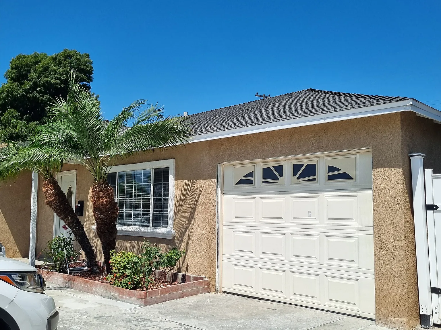 4 bed, 1650 sqft, $4,700 — Photo 2