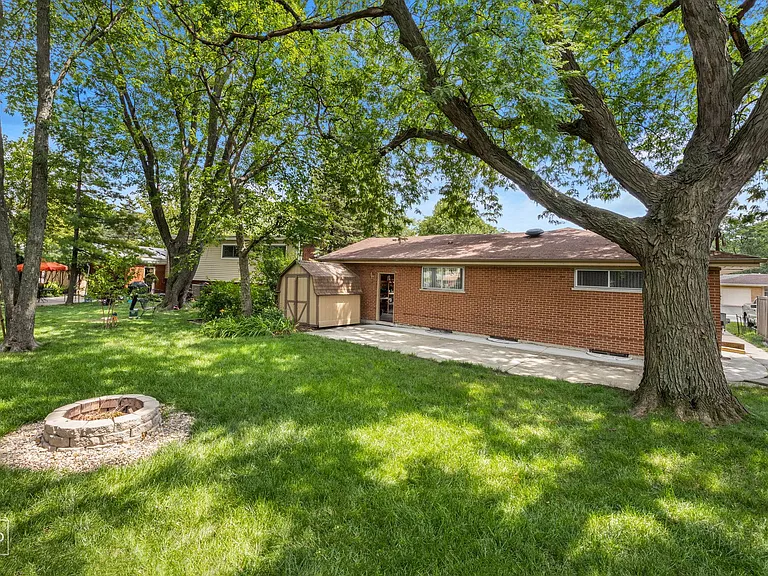 413 E Atwater Ave — Photo 47