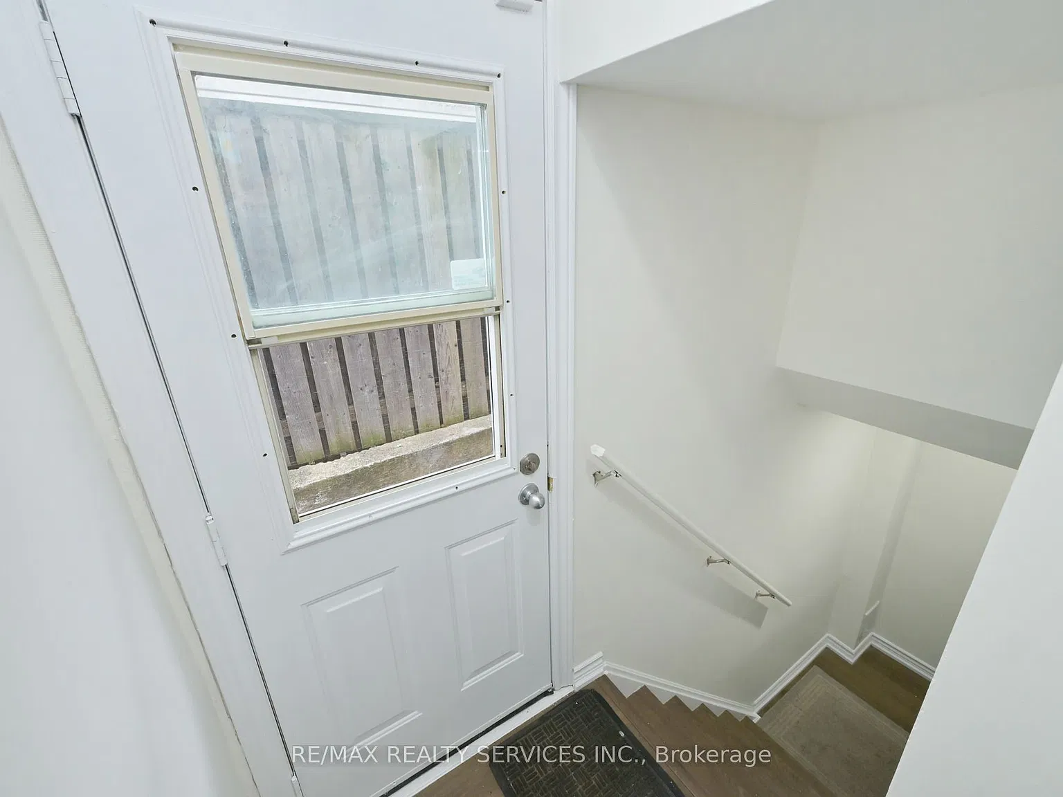 2 bed, $1,900 — Photo 3
