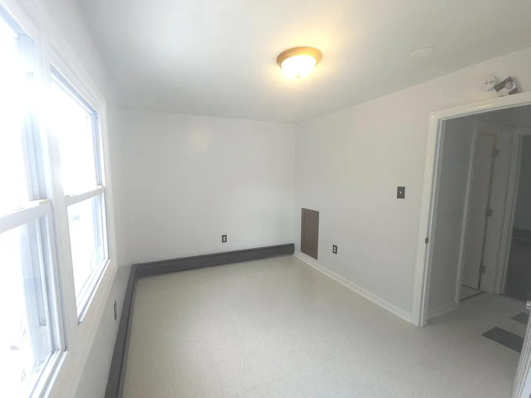 428 Croyden Rd — Photo 13