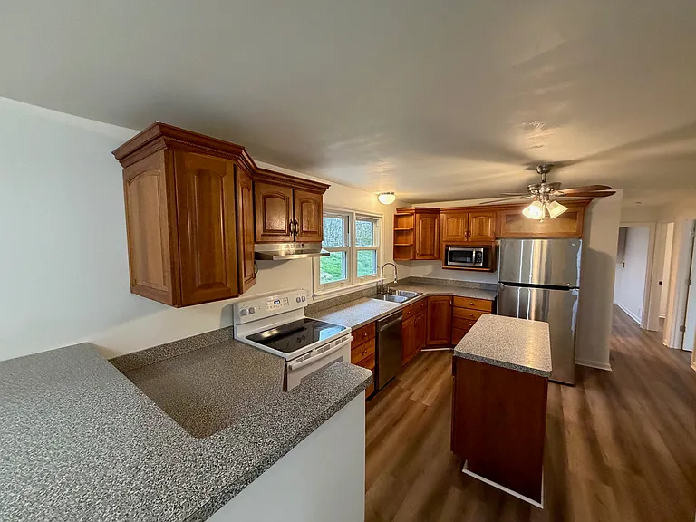 99 Phillips Ln — Photo 14