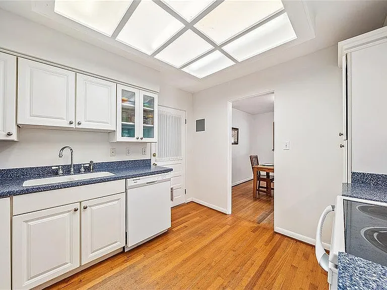 1416 N Forest Ave — Photo 12