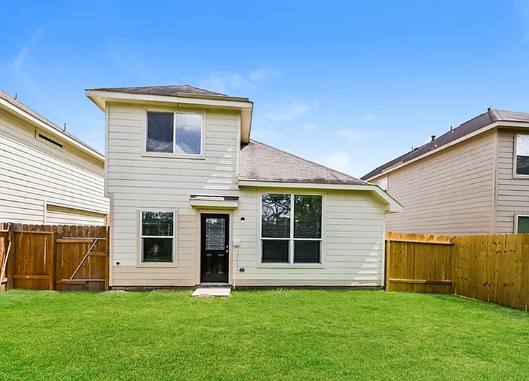 10939 Myrtle Oak St — Photo 3
