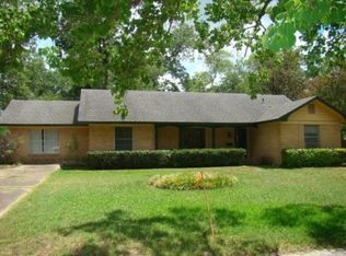 811 Persimmon Ave, Lufkin, TX 75904