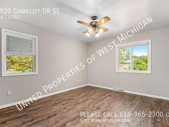 2nd image of 3920 Camelot Dr SE