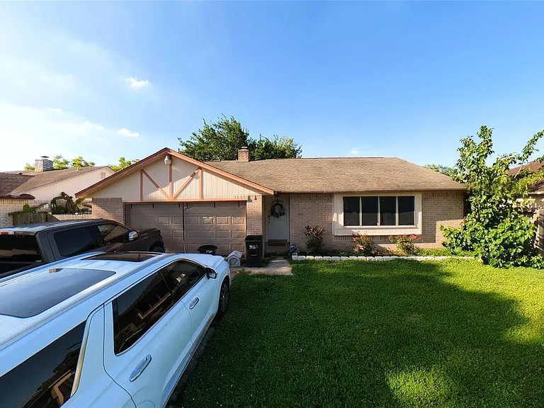 11423 Graywood Dr — Photo 2