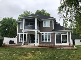 9377 River Rd, Algonac, MI 48001