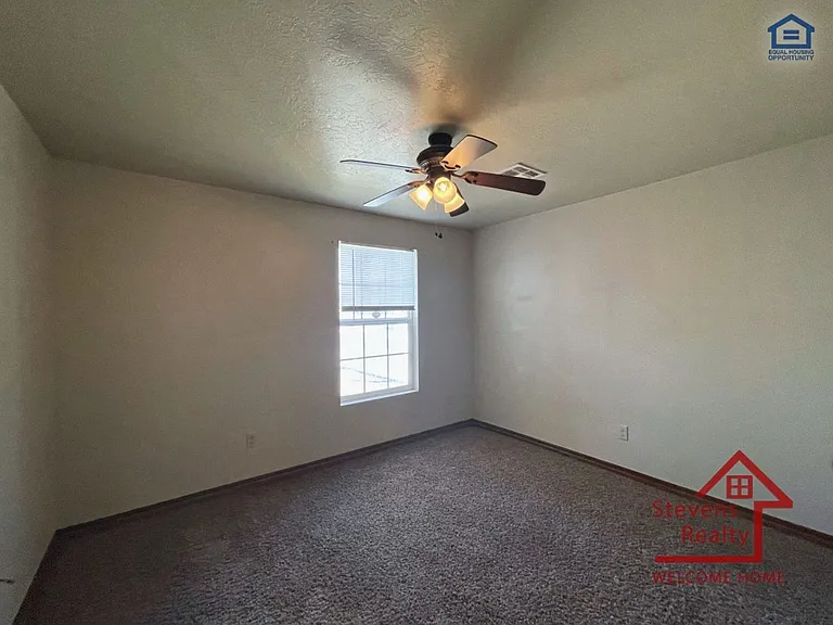 1604 NW Lindy Ave — Photo 12