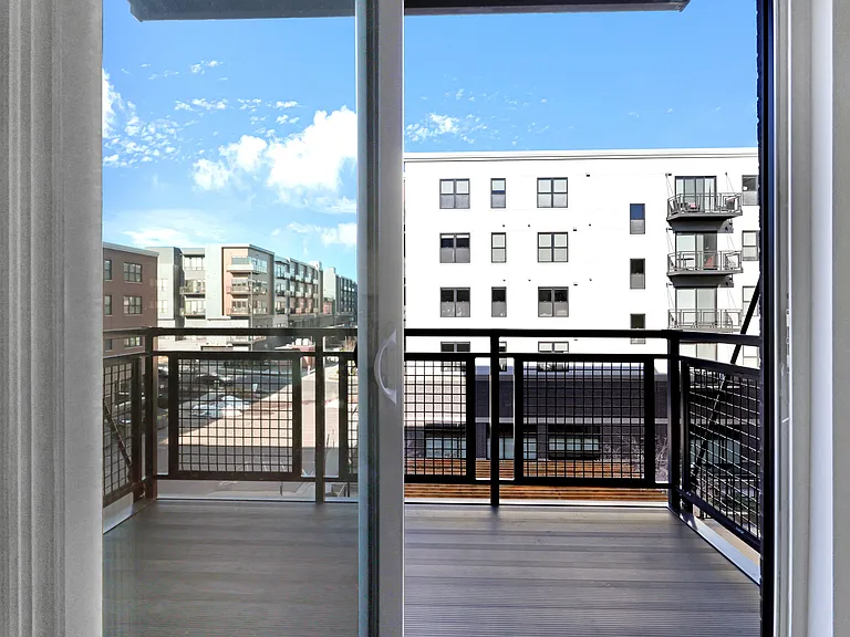The Shoreham Apartments — Photo 81
