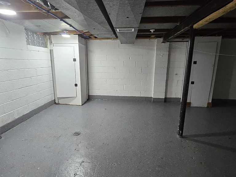 21227 Panama St — Photo 34