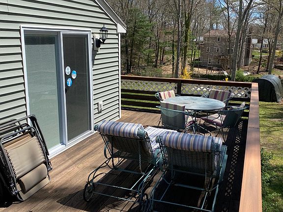 Side deck with slider into kitchen