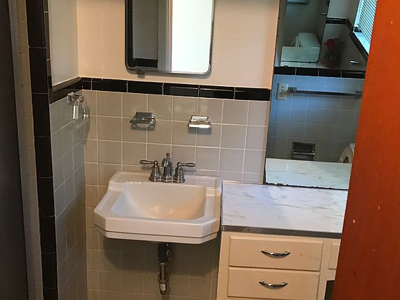 4th image of 3202 Fernwood Dr