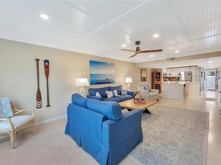 4200 Belair Ln #105 — Photo 4