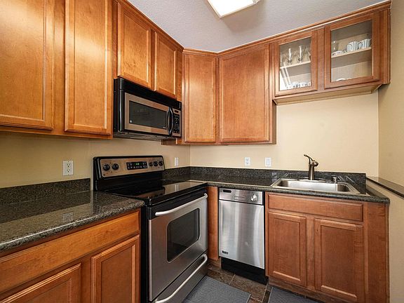 5th image of 860 Turquoise St Unit 235