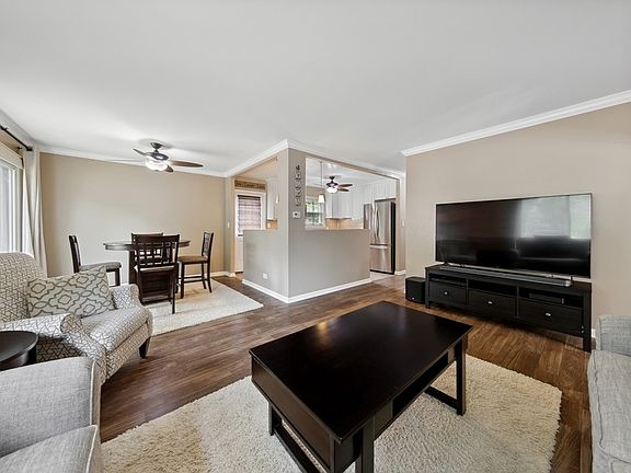 4th image of 8000 Everglade Ave