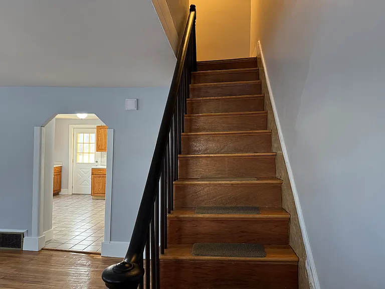 249 East St — Photo 8
