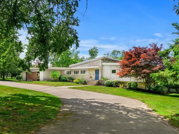 285 Brush Hill Rd, Milton, MA 02186