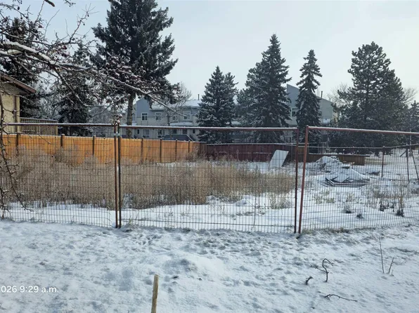 6004 19a Ave NW, Edmonton, AB T6L 1L8