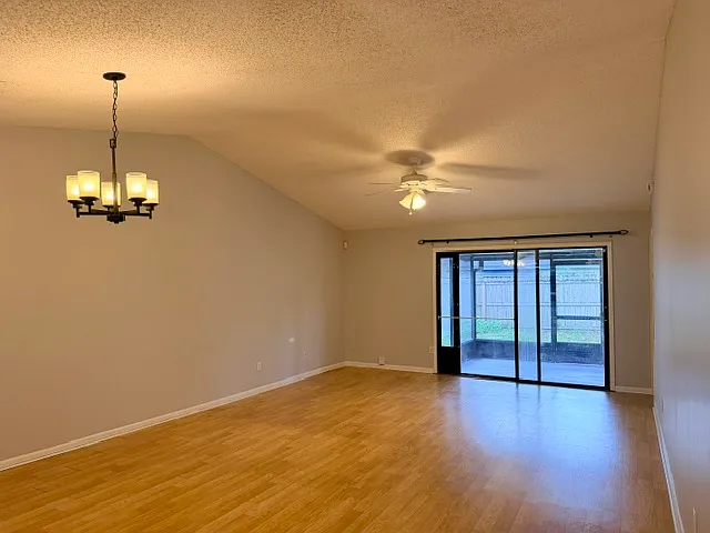 5627 Greatpine Ln N — Photo 6