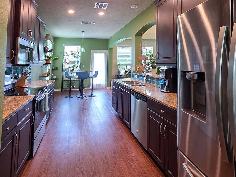 2025 Stubbs Dr — Photo 6