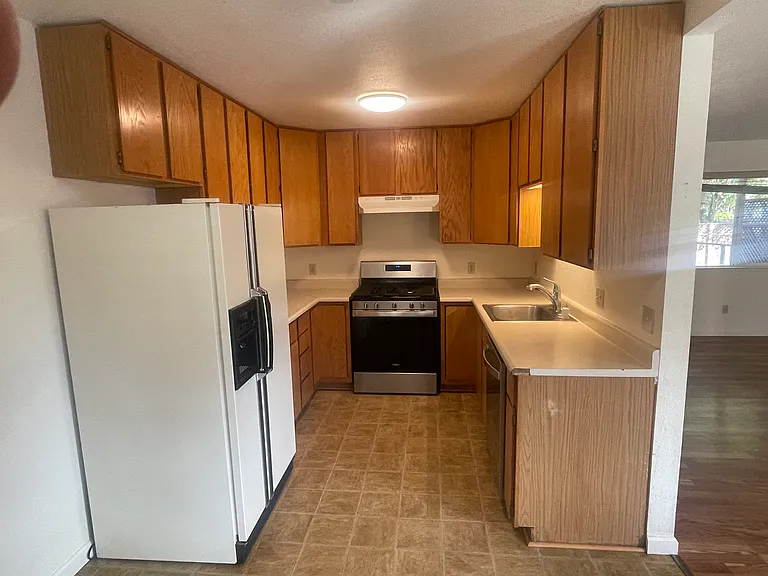 1412 Slater St — Photo 7