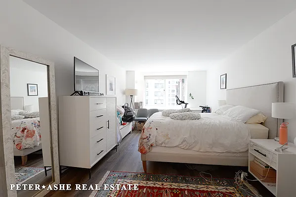 Rented by Peter Ashe | media 59