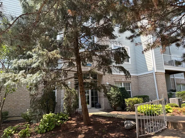 1291 W Lake St APT 302, Addison, IL 60101