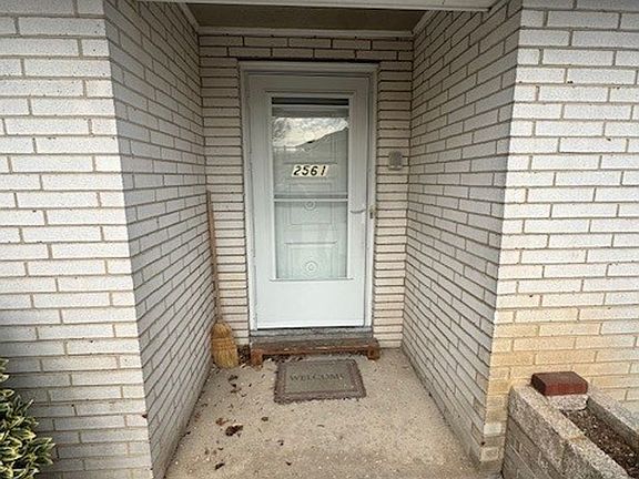 2nd image of 2563 Gap View Rd #3