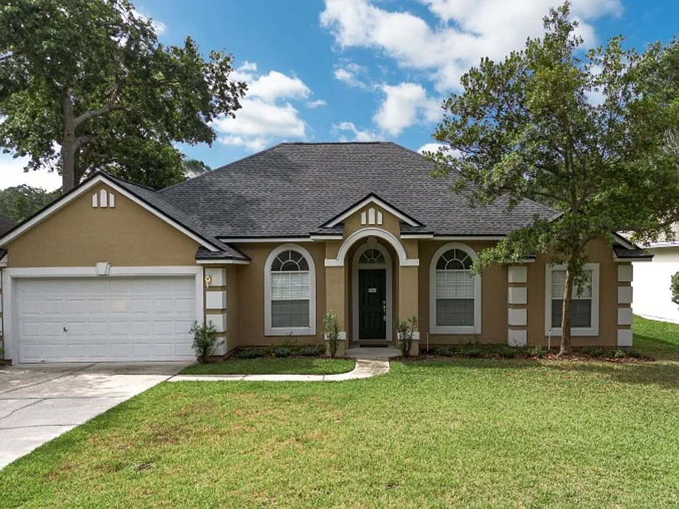 557 Grand Parke Dr