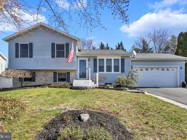 76 Gardenia Dr, Hanover, PA 17331