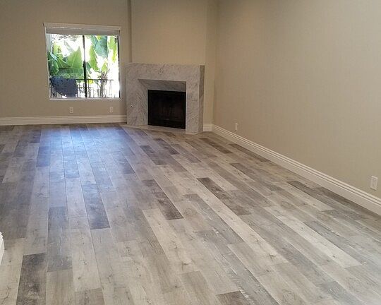 2nd image of 1115 S Swall Dr