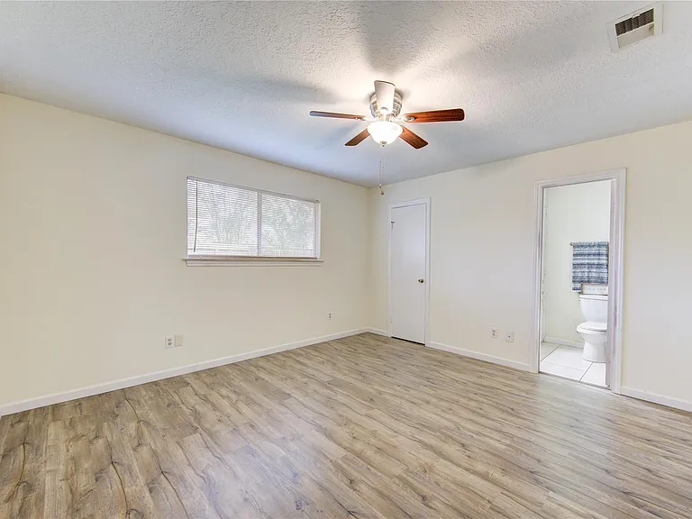 950 Grand Junction Dr — Photo 17